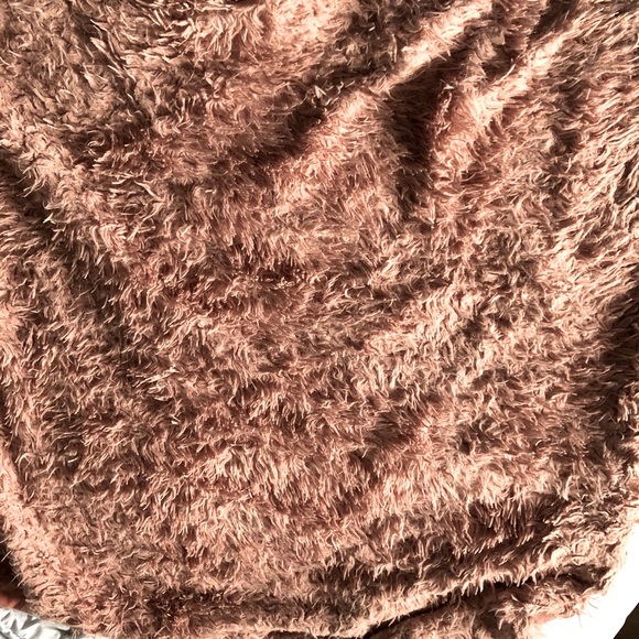 Double Sided Pink Throw Blanket - Picture 1 of 2
